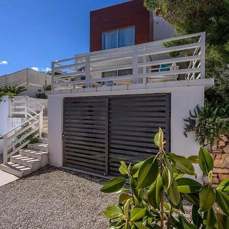 Luxury Seafront Blue Star Of Brac With Pool *