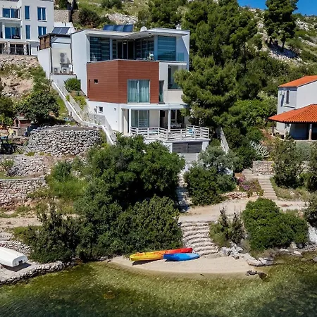 Vila Luxury Seafront Blue Star Of Brac With Pool Bobovisca