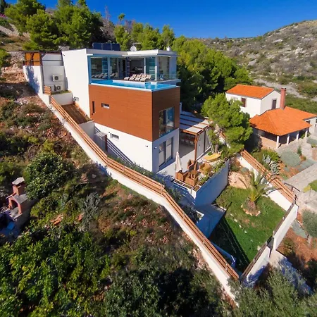 Luxury Seafront Blue Star Of Brac With Pool * Bobovisca