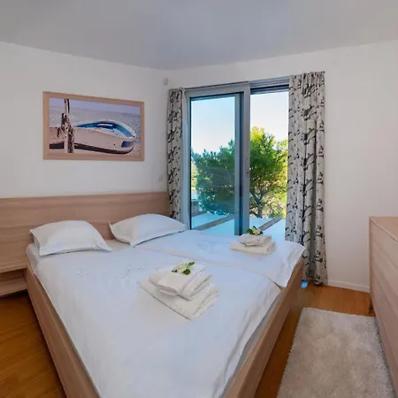 Vila Luxury Seafront Blue Star Of Brac With Pool
