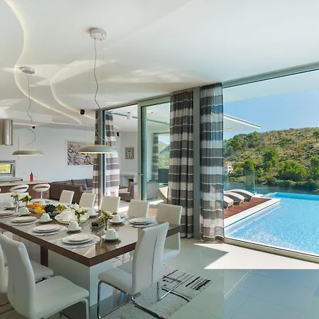Vila Luxury Seafront Blue Star Of Brac With Pool Bobovisca